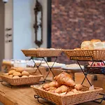 Manli Hotel Shanghai Pudong Airport Branch -Provide Free Shuttle Buses To Pudong Airport And Disneyland