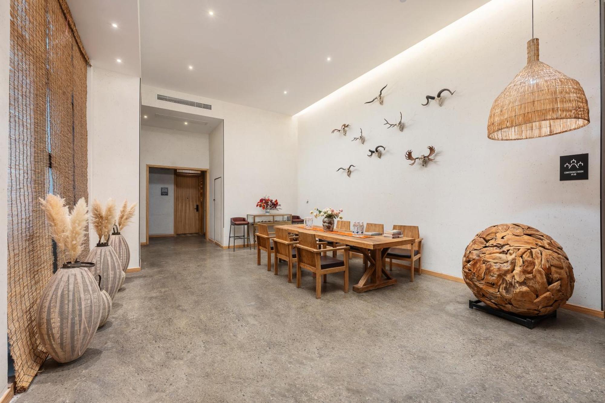 Manli Hotel Shanghai Pudong Airport Branch -Provide Free Shuttle Buses To Pudong Airport And Disneyland Hotel 4*